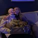 Martine Lunde Instagram - Annonse @makeupmekka ✨ Jeg ville overraske bestevenninna mi litt ekstra i år siden hun akkurat har blitt mamma🤍 Derfor har jeg laget en julekalender til henne i samarbeid med @makeupmekka 😍 I denne får du 24 full size produkter til kun 599kr, og verdien er på hele 2395kr! Sjekk ut @makeupmekka i dag, og overrask noen du er glad i, eller unn deg selv en skikkelig bra julekalender i år🤍 Sjekk story for å se hvordan jeg lagde den! #makeupmekka Oslo, Norway