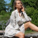 Martine Lunde Instagram - Annonse @kouture_no 🌸 Vi lanserer ikke bare kjoler, men også sett med skjørt og bluse!! Dette settet er en DRØM, og jeg er så fornøyd med hvordan dette ble🥹😍 Håper vi sees hos @kouture_no på Arkaden fra klokken 16.00 på torsdag!! Oslo, Norway