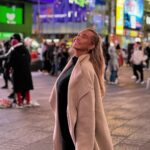 Martine Lunde Instagram - Endelig tilbake i favorittbyen🗽 Times Square, New York City