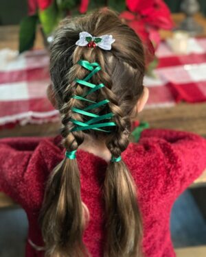 Mary Katharine Ham Instagram - I am an ✨artiste✨ (who learns from other artistes who make YouTube videos and Reels). Christmas program hair: ❤️🎄💚💅🏻