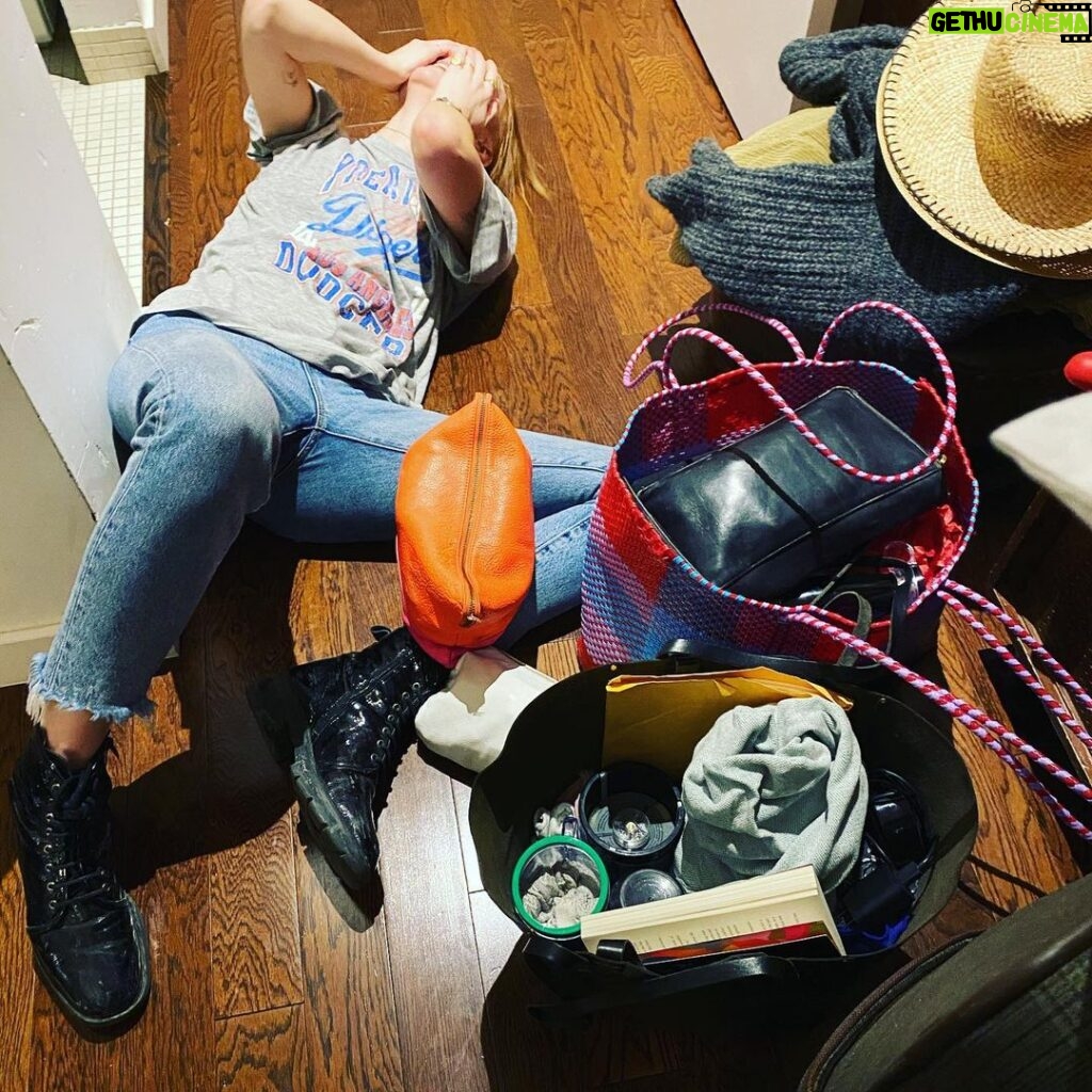 Mary Wiseman Instagram - This little lass is moving to LA and packed a magic bullet, her “favorite” “vase”, a box of Twinings Earl Grey Tea, and two distinct straw hats in her carry-ons (plural). Toronto Pearson