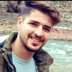 Masih Alinejad Instagram - چه‌ خنده‌های زیبایی را دار زد یک حکومت دشمن شادی و آزادی. شک نکنید، خشمِ ملتی که عزیزان‌شان تبدیل به یک سنگ قبر و قاب عکس شدند، جمهوری اسلامی را سرنگون خواهد کرد. دیر نیست آن روز که اشک تک تک مقامات جمهوری و حامیانش را در بیاوریم. #محمد_قبادلو