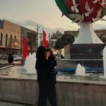 Masih Alinejad Instagram - و‌ عشق را از پستوی خانه بیرون باید کشید….تلاش کنیم در سرزمینی که تماشای اعدام در ملا عام را تشویق و تبلیغ میکنند اما عشق‌بازی و بوسیدن در ملا عام را عمل «منافی عفت» می‌خوانند، هرگز شبیه به جمهوری اسلامی نشویم و خواسته یا ناخواسته، عاشقانه‌های یک ملت زخمی و‌ خسته را تحقیر نکنیم. ‌تماشای برنامه این هفته تبلت را فرداشب از دست ندهیم. در ستایش عشق در حکومتی که عاشق‌ترین عاشقان را گردن می‌زند. #ولنتاین شما هم پر از عشق و آغوش و‌ بوسه و مهربانی.