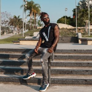 Massengo Júnior Instagram - É preciso saber… Que tudo tem um tempo certo para acontecer! ✌🏾☘️