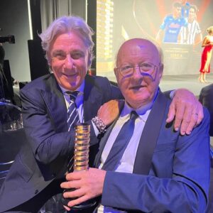 Massimo Boldi Instagram - We are the champions! 👏🏻
#premiofairplaycampionedirisate @premiogentleman_official #adrianogalliani #marcomanfredi