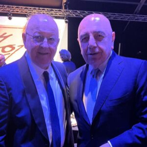 Massimo Boldi Instagram - We are the champions! 👏🏻
#premiofairplaycampionedirisate @premiogentleman_official #adrianogalliani #marcomanfredi