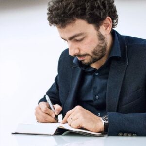 Massimo Polidoro Instagram - Avete già preparato i propositi per il nuovo anno? Se fatti nel modo giusto possono essere davvero utili. Oggi, nell'Avviso ai Naviganti, spiego come faccio io: prendete carta e penna... (ah, e poi svelo anche la "prima sorpresa" dell'anno!) - Il link è in bio o nelle stories. 
Ph: @roberta.baria_