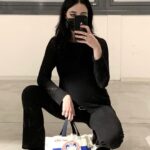 Matilda Morri Instagram - Mi limiterò a fare commenti sul tempo tipo “sta per iniziare la stagione migliore dell’anno” perché ho visto che questo tipo di descrizioni sotto ai post va forte tra le influencer Ah e con “stagione migliore dell’anno” intendo l’autunno, ovviamente Milan, Italy