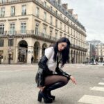 Matilda Morri Instagram - Ho passato due giorni intensi e bellissimi a Parigi grazie a @lorealgroupe e @lancomeofficial Ho assistito ad un’experience esclusiva pazzesca presso il Louvre, con tutti i brand più iconici del gruppo L’Oréal e so che il futuro della profumeria è pieno di sorprese. Ps: se andate sugli Champs-Elysées vi consiglio di visitare la boutique di Lancôme: è piena di fragranze pazzesche anche difficili da trovare (come ad esempio tutte le versioni di Trésor La Nuit, che adoro, e che avete amato anche voi 💘) Invited by @lorealgroupe @lancomeofficial Paris, France