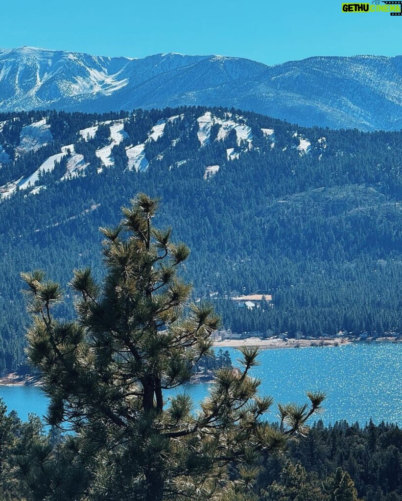 Maudy Ayunda Instagram - The Hike: Choi family edition ☀🏞 Big Bear Lake, California