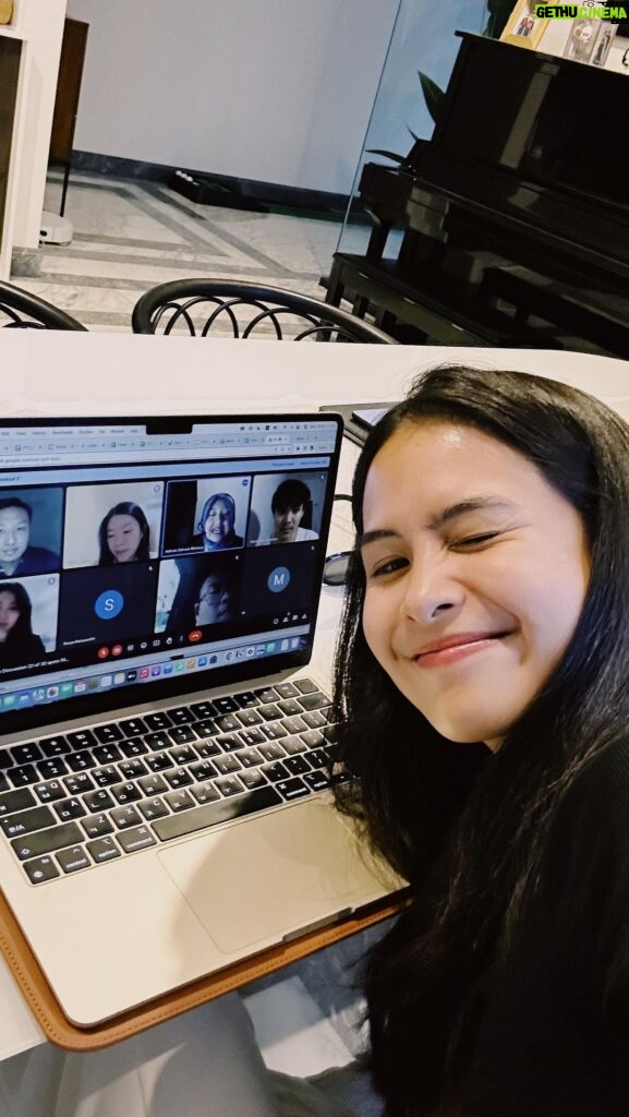 Maudy Ayunda Instagram - Snippets of the selection process behind my Mentorship & Scholarship Program. After each FGD and group interview I was always so stunned by the inspiring stories and unique passions. See you very soon for our sessions together! 💕