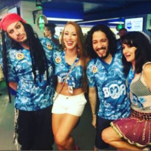 Maurício Branco Instagram - Eu e meus amigos BBB ‘s Aline e Jean Willys e a mais animada do camarote na Sapucai neste Carnaval de 2016 , Zézé Polessa . jeanwyllys_real @zezepolessa @alinedahlen