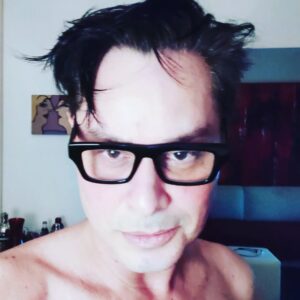 Maurício Branco Instagram - Super Branco contra o Baixo Astral .
