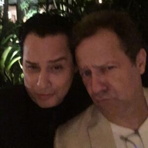 Maurício Branco Instagram - Como a aniversariante estava muito disputada . Fiz uma foto com o Primeiro Damo . Love Malu e Vik Muniz . Festa lindissima . ❤️