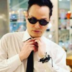 Maurício Branco Instagram - Mais um modelo exclusivo Gustavo Eyewear para minha coleção . Não adianta porque ninguém tem o melhor design . As pessoas compram óculos de marcas importadas , fabricados na China , que duram menos de um ano , enquanto temos aqui no Brasil , este Mestre que para muitos , porque ele tem várias lojas espalhadas pelo país e suas marca se consolida como uma das melhores , na minha opinião , do Mundo. Eu me recuso a USAR outra marca . Não acredita ? Dê uma passada na loja da Visconde de Pirajá , 444 loja 106 . @gustavoeyewear #oculos #otica #oticario