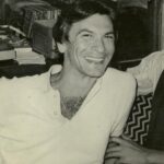 Maurício Branco Instagram - Hoje passou para a outra esfera esta pessoa generosa e querida . Amândio foi um dos maiores DJ's deste país . Uma das estrelas de meu primeiro documentário Rio anos 70 ( ainda inédito ) , ele fala de sua carreira na época de ouro do Rio de Janeiro que foi do início dos anos 70 até o final dos anos 80 , depois disso , com os naufrágios das casas noturnas e o início desta onda de festas em lugares abertos para 2 , 3 mil pessoas com musica insuportável , Amândio foi trabalhar com oque mais gostava : Música . Virou consultor /vendedor , da extinta Modern Sound . Já estava afastado da Noite há alguns anos , mas eu fiz um pedido especial e ele prontamente aceitou, assim que vendi meu Label Discothèque. Abriu a pista na festa de estréia do novo dono. Ele arrasou , sua despedida foi em grande estilo , assim como sua vida . Trazia emoção para a pista de dança , e era muito intuitivo, porque um DJ nunca pode deixar a peteca cair. O Sótão , O Regines , O Hipopótamus, O Trap estarão na história desta cidade , assim como você meu querido, um dos grandes personagens da mitologia carioca. Vai com Deus , tem uma turma boa aí em cima , trabalhando para ajudar o próximo , evoluindo para voltar e tentar fazer este mundo aqui bem melhor . Luz!!! * Hoje vou ouvir em looping ,sua e minha também, música da "Era Disco" favorita : Aint't that enough for You , De John Davis and Monster Orchestra.