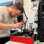 Max Herzberg Instagram – PC Bauer @der_saaaargeent bei der Arbeit, Video kommt wenn der Controller für die Lüfter da ist und mein ehemaliger PC bei dem Herren steht 

#pc #computer #bitte #mehr #tipps #und #ratschläge #von #experten #benchmarkerick #sibb #republic #of #germans #call #of #aids #leider #not #sponsored Dresden, Germany