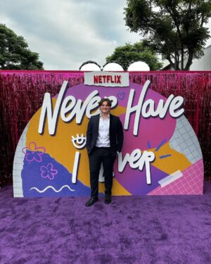 Maxwell Acee Donovan Instagram - Never Have I Ever 🏄‍♂️🕺 

Me at the after party: 🦟🦗🦟🦗🦟🕺🕺

#neverhaveiever #netflix