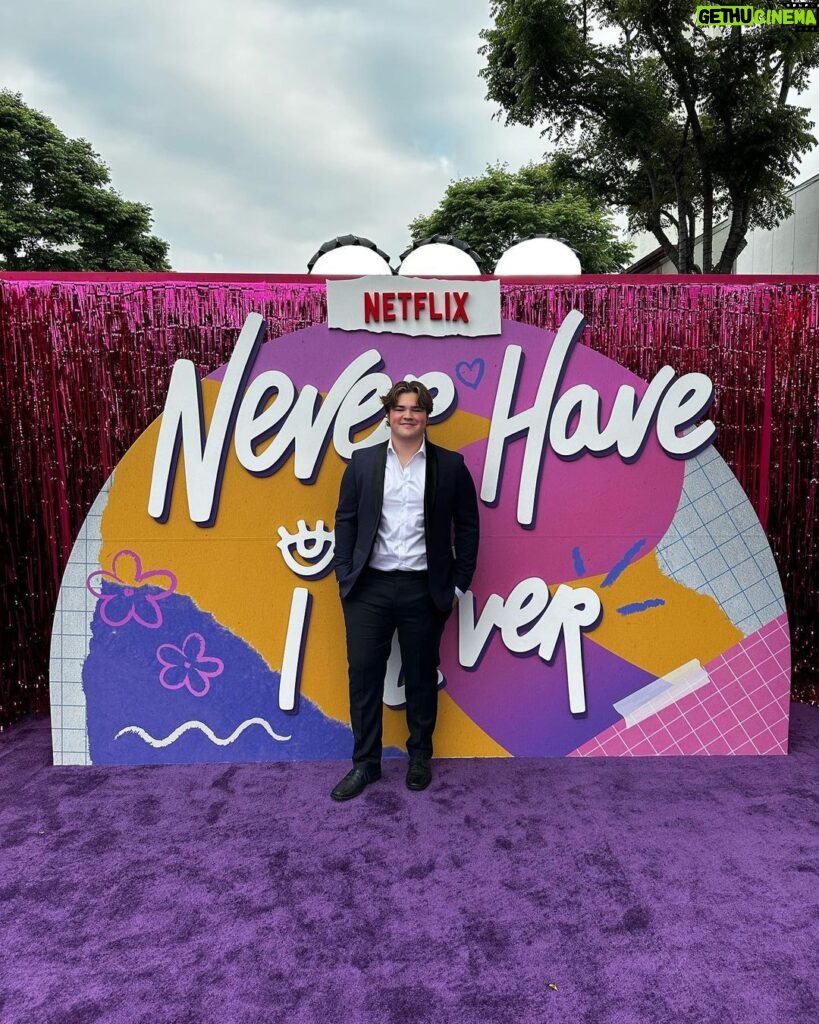 Maxwell Acee Donovan Instagram - Never Have I Ever 🏄‍♂️🕺 Me at the after party: 🦟🦗🦟🦗🦟🕺🕺 #neverhaveiever #netflix Los Angeles, California