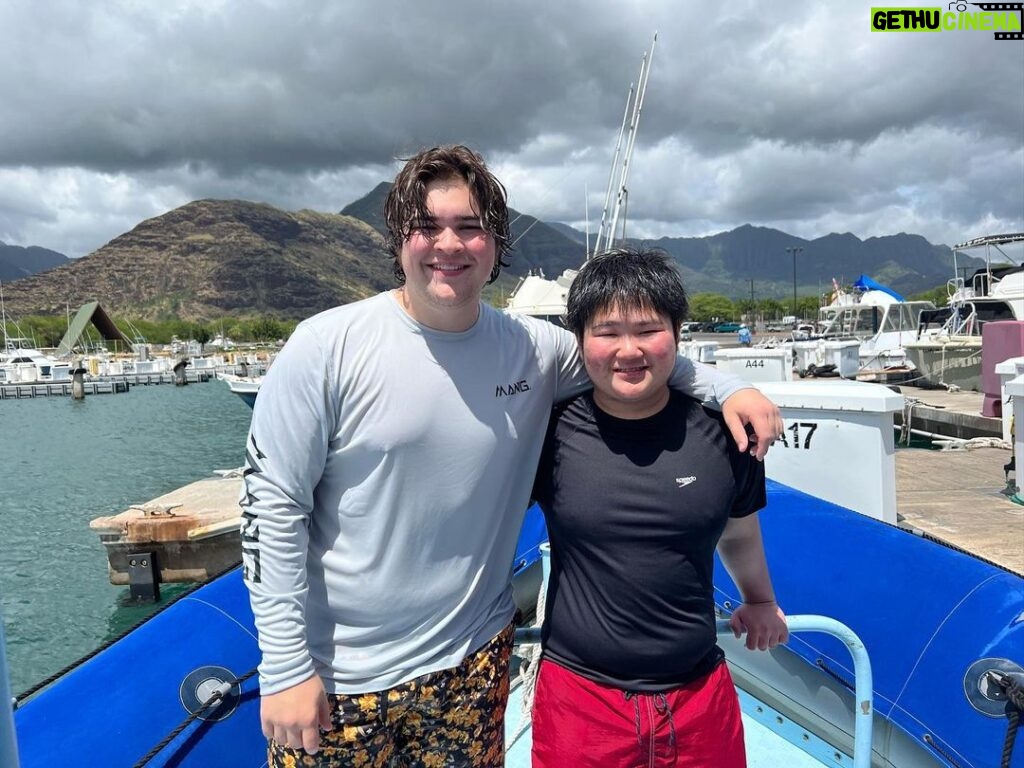 Maxwell Acee Donovan Instagram - Literally the best time ever with @hawaiidolphinswim !! Such an incredible day out on the water, I can’t believe I got to swim with the sea turtles 🎉🎉 thank you guys so much!!! If you’re ever in Hawaii, you have to check them out and go for a tour! Best crew ever 🤙 Oahu, Hawaii