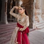 Maya Ali Instagram - Combination of History, grandeur and Empowerment. So Happy to be part of a campaign by @mohsin.naveed.ranjha which is not only about royalty, grandeur and clothes, its also about empowerment as all the proceeds from Mohsin's new collection Zarlish volume 4 is going to Bibi Munazza foundation for the education of Young girls 📖✨ @mohsin.ranjha_dino Photography: @shahbazshaziofficial Jewellery: @allurebymht Styling: @yash645 Hair & Mua: @sunil_mua #mnr #mnrdesignstudio #mohsinnaveedranjha #mayaali #festiveunstitched #zarlishbymohsinnaveedranjha #womenempowerment #talpurdynasty
