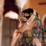 Maya Ali Instagram - Combination of History, grandeur and Empowerment. So Happy to be part of a campaign by @mohsin.naveed.ranjha which is not only about royalty, grandeur and clothes, its also about empowerment as all the proceeds from Mohsin's new collection Zarlish volume 4 is going to Bibi Munazza foundation for the education of Young girls 📖✨ @mohsin.ranjha_dino Photography: @shahbazshaziofficial Jewellery: @allurebymht Styling: @yash645 Hair & Mua: @sunil_mua #mnr #mnrdesignstudio #mohsinnaveedranjha #mayaali #festiveunstitched #zarlishbymohsinnaveedranjha #womenempowerment #talpurdynasty