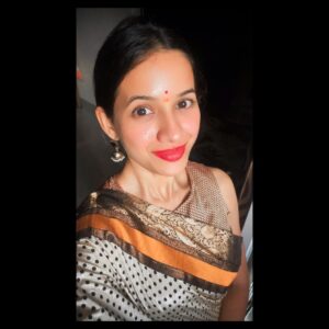 Mayuri Wagh Instagram - In a world full of trends , I want to remain a classic.. ❣️
.
.
.
#saree #sareelove #traditionalwear #ethnic #smile #classic #happyface #happylife #happysoul #mayuriwagh #marathiactress
