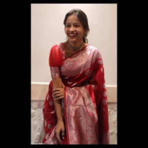 Mayuri Wagh Instagram - A photo, a memory, a short story…❣️🧿
.
.
.
#memory #laughter #familytime #sareelove #traditional #positivevibes #happyface #happylife #happysoul #blessed #mayuriwagh #marathiactress