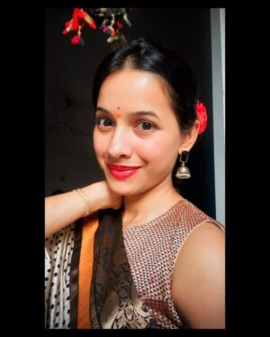 Mayuri Wagh Instagram - धनत्रयोदशीच्या हार्दिक शुभेच्छा..❣️
.
.
.
#dhanatrayodashi #dhanteras #diwali #2022 #special #mood #festival #lights #festivalvibes #festivalfashion #festivewear #saree #sareelove #smile #happyface #happylife #happysoul #mayuriwagh #marathiactress