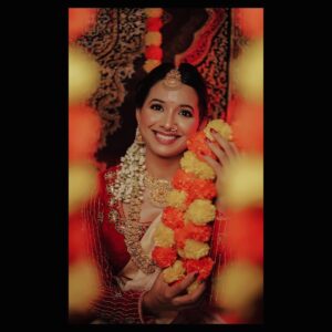 Mayuri Wagh Instagram - Happy Diwali..🪔❣️🧿
.
.
Captured by : @kunal_mohite_photography 
Makeup by : @minakshi_mharse_makeuphair 
Hair by : @shubham_pal_makeup_and_hair 
Organised by : @style_by_pradnyaaaaa__ 
.
.
#happydiwali #diwali ##festivaloflights #festivemood #traditional #happyness #smile #glow #happyvibes #happylife #happyface #happysoul #mayuriwagh #marathiactress