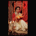 Mayuri Wagh Instagram - धनत्रयोदशीच्या हार्दिक शुभेच्छा!..🪔 . . Clicked by : @kunal_mohite_photography Outfit : @_meenakshi_patil Makeup : @minakshi_mharse_makeuphair Hairstylist : @shubham_pal_makeup_and_hair Organised by : @style_by_pradnyaaaaa__ . . #diwali2023 #dhanteras #festival #favourite #lights #tradional #festivevibes #happy #happylife #happysoul #mayuriwagh #marathiactress
