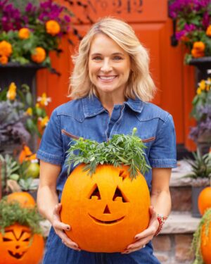 Meaghan B. Murphy Instagram - Pick my Halloween 🎃 headshots 📸:
A. Awkwardly holding a pumpkin
B. Aggressively putting my thumbs in my pockets
C. Chillin’ on the stoop in a denim jumpsuit that is cute until you have to pee
D. Hands on your knees, hands on your knees—isn’t that from a party song?!? 

#halloween #halloweenheadquarters #headshots #editorsletter #halloweenqueen #headshot