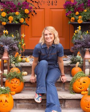Meaghan B. Murphy Instagram - Pick my Halloween 🎃 headshots 📸:
A. Awkwardly holding a pumpkin
B. Aggressively putting my thumbs in my pockets
C. Chillin’ on the stoop in a denim jumpsuit that is cute until you have to pee
D. Hands on your knees, hands on your knees—isn’t that from a party song?!? 

#halloween #halloweenheadquarters #headshots #editorsletter #halloweenqueen #headshot