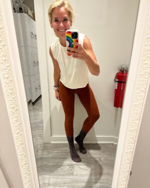 Meaghan B. Murphy Instagram - What a difference a year makes: From hospital bed 🛌 to Bar Method 💪🏽⚡️ I'm so excited to celebrate 🎉 my recovery from a preventative double mastectomy + reconstruction 🦖w/ a very special day. I'm headed to the headquarters of Lilly Pulitzer to meet with the CEO + give the corporate team a fully charged 🔋pep talk on the brilliance of resilience, followed by a book 📕 signing at a flagship store. Peep 👀 my stories! I have a REALLY cute dress. 💗

#previvor #breastcancerawareness #breastcancerawarenessmonth #lillypulitzer #healing #resilence