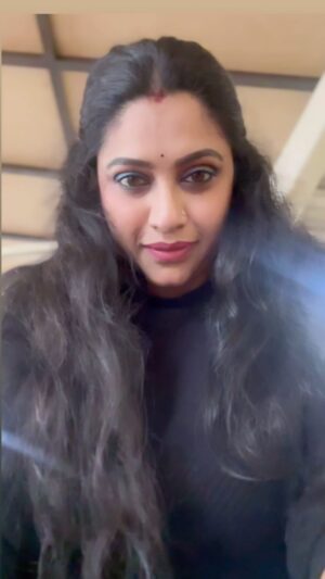 Meera Krishna, Meera Siva Instagram - Listen to my heartbeat 💗 🤗 
Travel lover😎🤩

#instareels #reelsinstagram #reels #video #instalike #instagram #instdaily #instamood #instavideo #travel #instareelsindia❤️