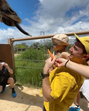 Meghan Trainor Instagram - Best day ever at the @tarongazoo 🥹🦘💖