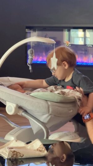 Meghan Trainor Instagram - Riley loves his baby brother so much 😭🐻💙🥹 

#csection #transversebaby #newborn