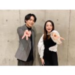 Megumi Han Instagram - 🙊　🙉　🙈 チーム・アトモン。 アニメトレンド大賞にて、榎木淳弥さんと。 Xに載せてたジャンフェスの写真も、ついでに。 流行りのポーズってよくわからなかったから とりあえず榎木くんにギャルピと動脈ピースしてもらったよ。 チーム・アトモンがそろうと いつもマネージャーさんが写真を撮ってくれます。 あ、そうそう、私、アトミックモンキーなんです。（いまさら）