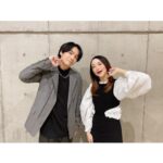 Megumi Han Instagram - 🙊　🙉　🙈 チーム・アトモン。 アニメトレンド大賞にて、榎木淳弥さんと。 Xに載せてたジャンフェスの写真も、ついでに。 流行りのポーズってよくわからなかったから とりあえず榎木くんにギャルピと動脈ピースしてもらったよ。 チーム・アトモンがそろうと いつもマネージャーさんが写真を撮ってくれます。 あ、そうそう、私、アトミックモンキーなんです。（いまさら）