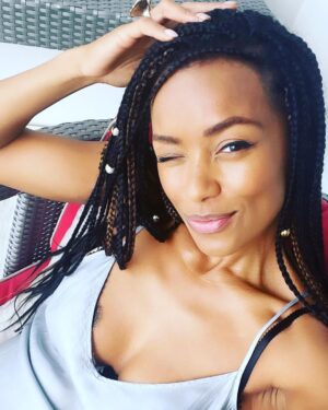 Melanie Liburd Instagram - Tariq's locked up and Carrie's chillin
@ghoststarz #Holiday vibes ☀️;)