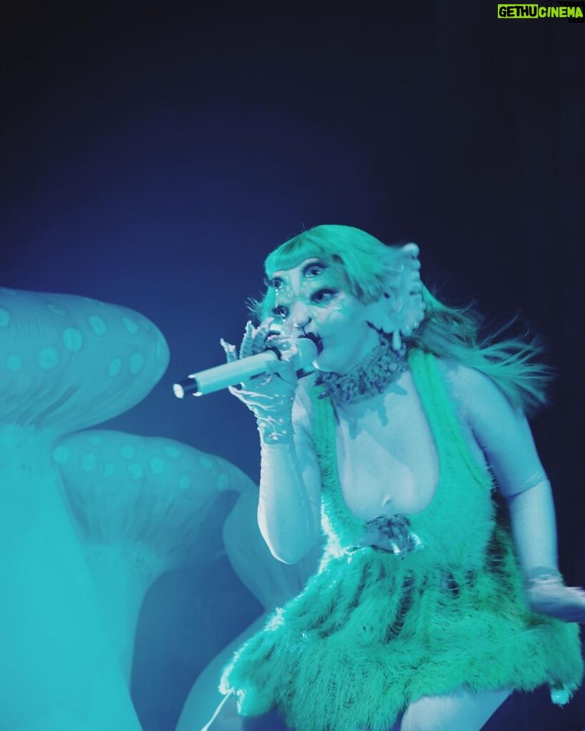 Melanie Martinez Instagram - the 𝖕𝖔𝖗𝖙𝖆𝖑𝖘 tour has been so special 🪷🧚thank you all for bringing your sweet energy to these spaces. can’t wait to play the rest of these sold out shows for you magical beings!! we added one in Melbourne, AU on Feb 6 at margaret court arena - tickets this thursday 𓋼𓇗 PORTALS