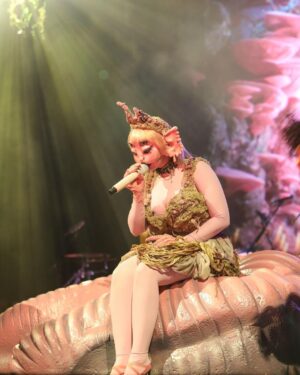 Melanie Martinez Instagram - 💓PORTALS EUROPE TOUR💓

One of the most beautiful touring experiences I’ve ever had. All the love!! Can’t wait to come back next year for the trilogy tour 🕯️🤍

Band goblins:

@aliamo 
@laynesworld_ 
@aclevelandiii 
@fostermakesmusic 

Glam angels:

@williamscottblair 
@laurelcharleston 

Dancer faeries:

@bmvthis 
@andreaabess 
@angelmammoliti 
@marlonpelayo

📹📸: @verdeonfilm