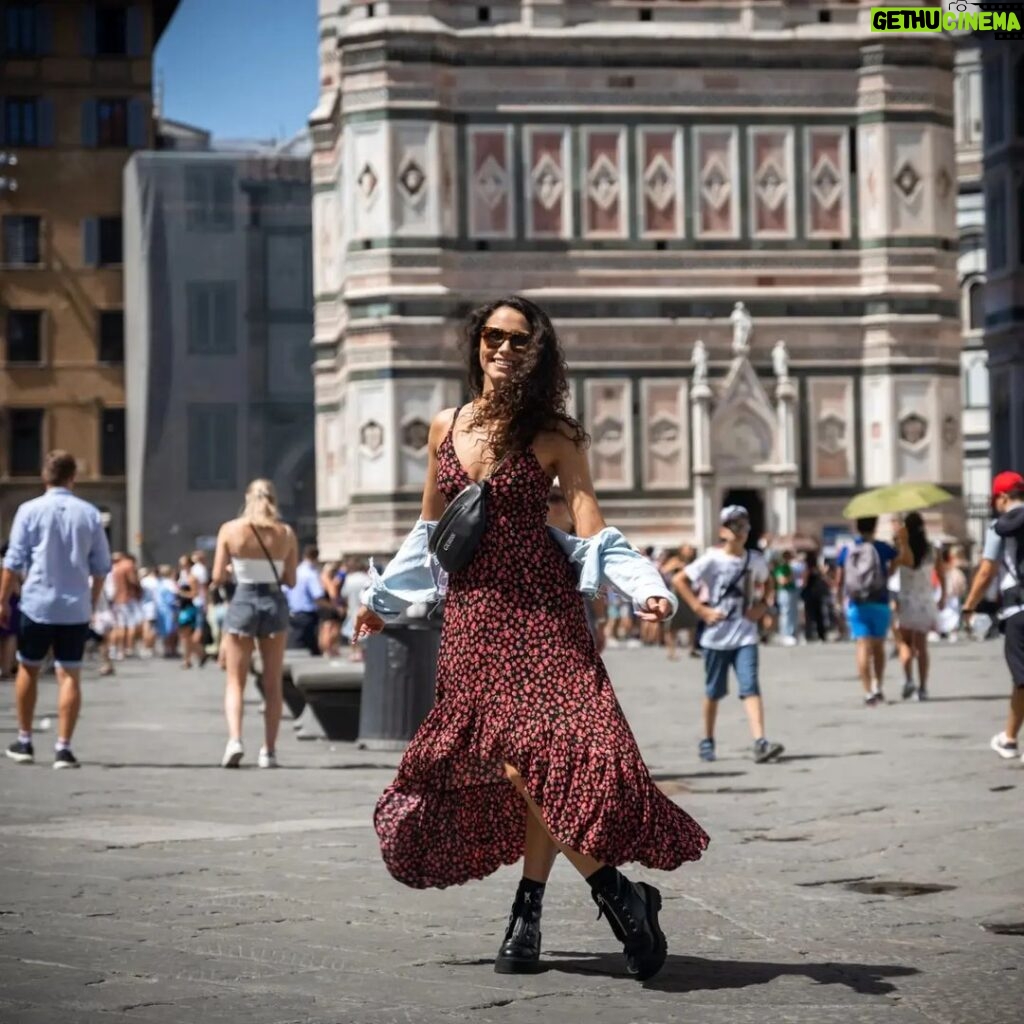 Melina Konti Instagram - 𝐓 𝐔 𝐒 𝐂 𝐀 𝐍 𝐘 𝒅𝒖𝒎𝒑 #tuscany #italy #roadtrip #photodump #firenze #pontevecchio #pisa #lucca #sienna #cathedral #view #magic #summer2022 #lifetime #experience #smile #travelphoto #dream @giannisranis ❤ Tuscany, Italy