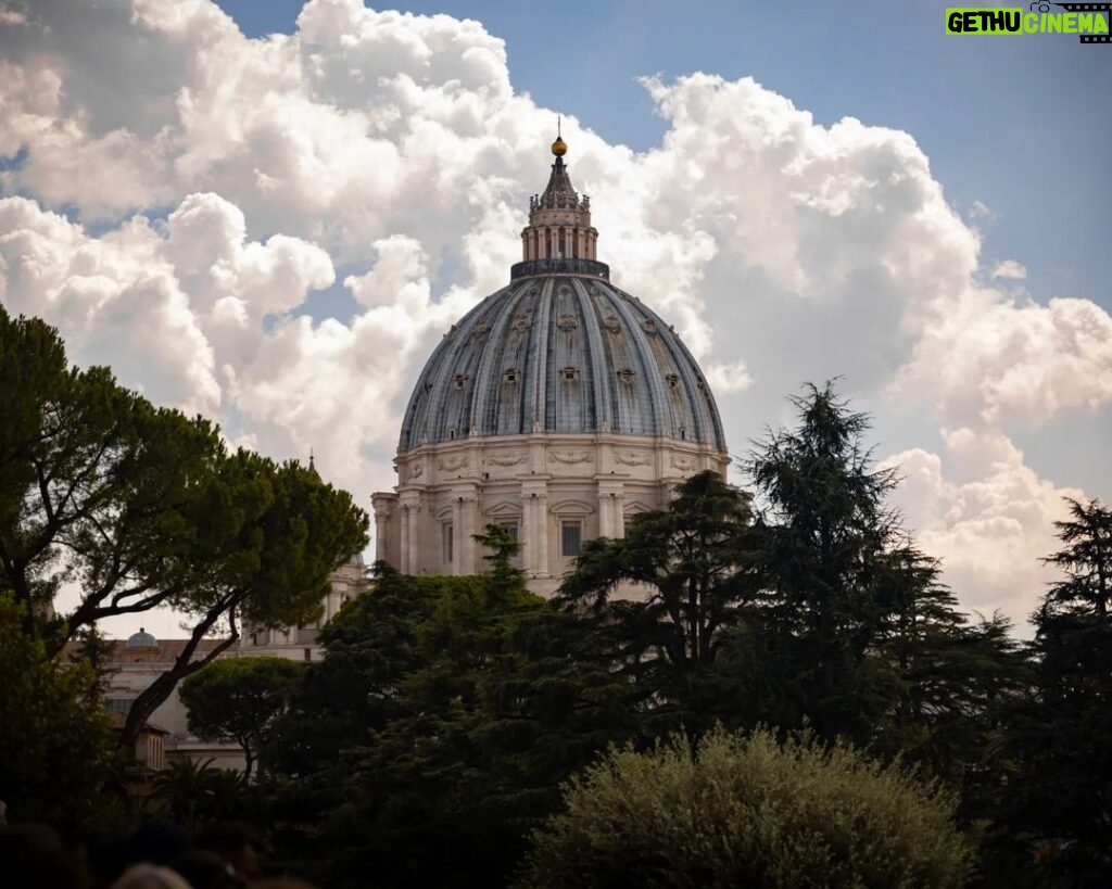 Melina Konti Instagram - 𝐑 𝐎 𝐌 𝐄 𝒅𝒖𝒎𝒑 #rome #italy #roadtrip #photodump #vatican #museum #stpetersbasilica #pieta #michelangelo #scuoladiatene #raphael #colosseum #breathtaking #experience #summer2022 #lifetime #trip #dream #travel @giannisranis ❤ Rome, Italy