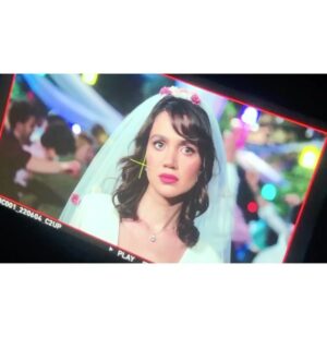 Merih Öztürk Instagram - “bir gün biterse hikaye üzülme, hayat geçse de aşktır kalan.”
•
Seni yaşadığım için çok mutluyum Jovanka. İyi ki tanışmış, birlikte büyümüşüz. Bana kattıkların için teşekkür ederim… 💖🫶🏻