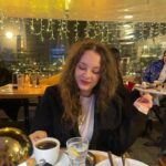 Merve Ateş Instagram – sessizce, sakince geçirilen özel günleri seviyorum… Dostlarımla benim için değerli insanlarla… İyi ki doğdum🤍 (19 oldum bu arada)