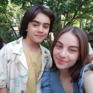 Metehan Parıltı Instagram - Mina ablam 🤍
@mina.derman
#oğlum #ceren #efe