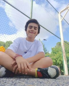 Metehan Parıltı Instagram - Gülünce gözleri kaybolanlarda bugün ☺️ #metehanparıltı