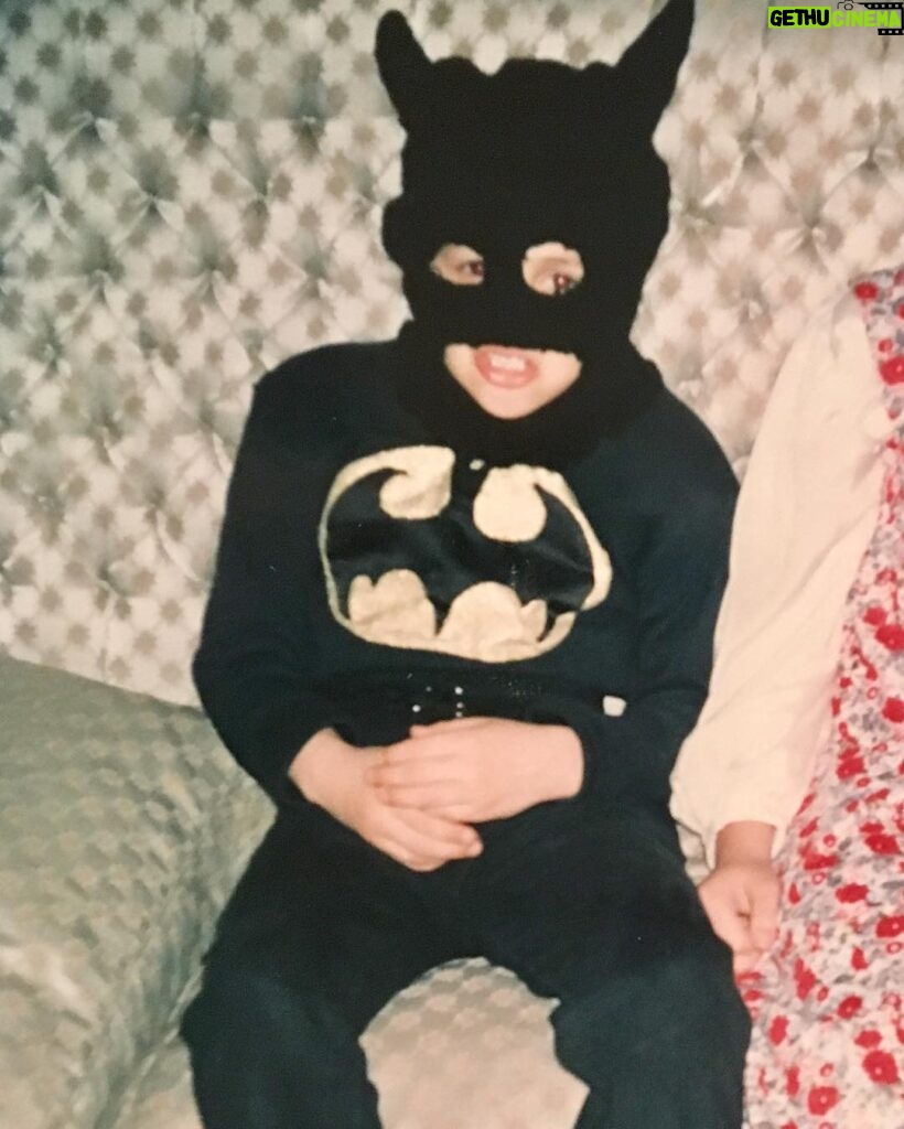 Metin Akdülger Instagram - Güzel doğum günü dilekleriniz için çok teşekkür ederim. İçinizdeki "Batman" hep sizinle olsun. 🖤⚡️ Thank you for your kind birthday wishes. May the "Batman" within you always be with you. 🖤💛🦇