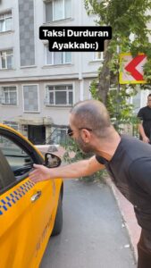 Metin Yıldız Instagram - @tonnyblackstore Taksi Durduran Ayakkabı :) #keşfet #kesfet #kesfetteyiz #ayakkabı #taksi #taksidurağı #şaka @mizah #komik @ceylanyilmaz__ @erolkocan